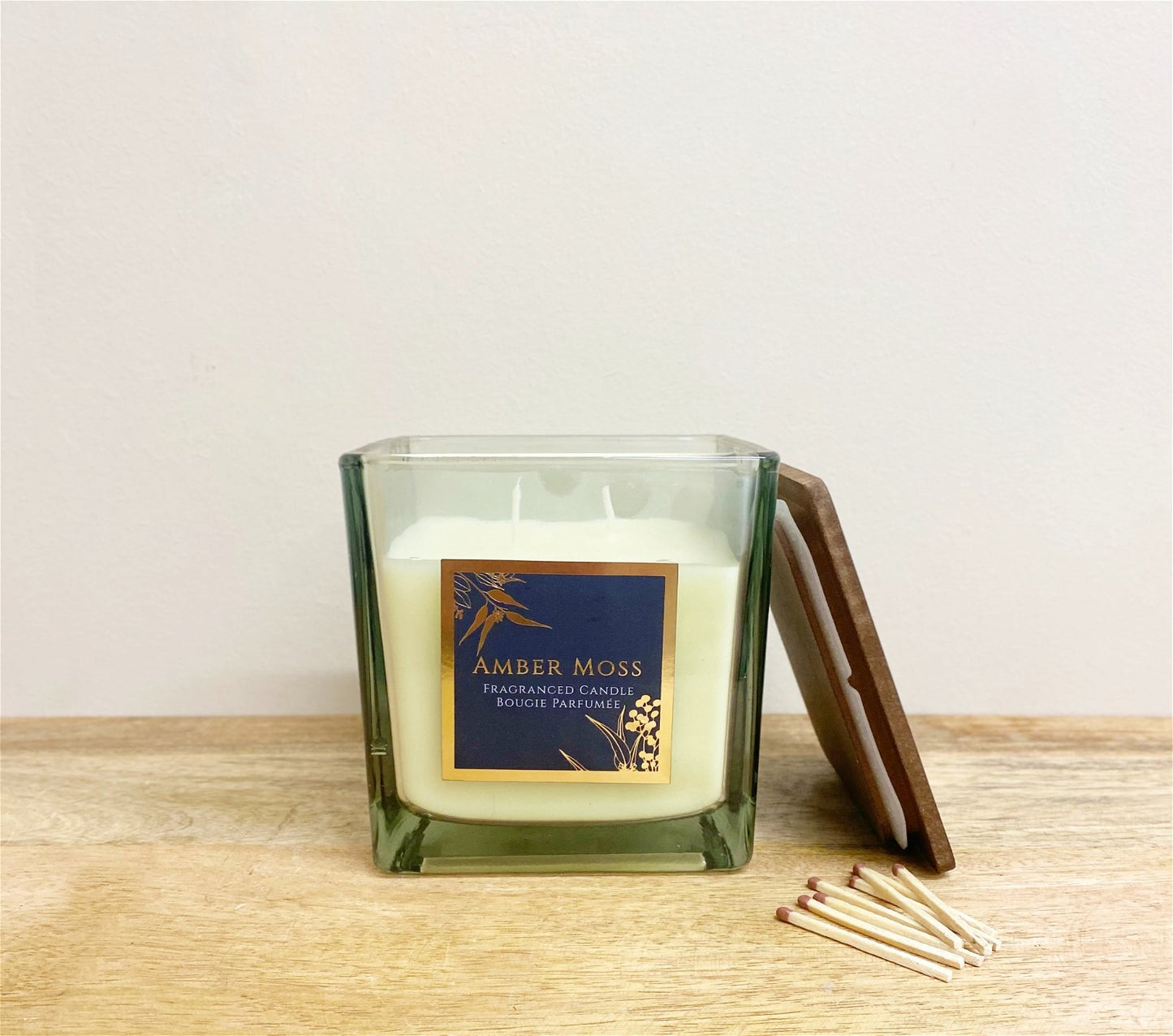 Amber Moss Scented Candle With Wooden Lid